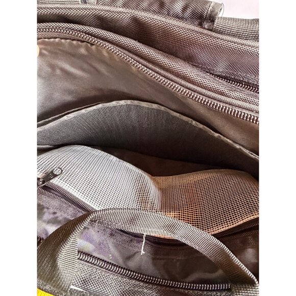 Swissgear Black Nylon Messenger Bag With Adjustable Strap - Picture 7 of 14